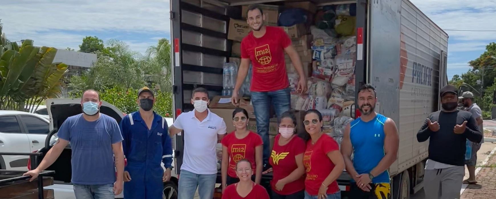 Giving Hope To Flood Hit Survivors Photo